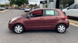 Used 2009 Toyota Yaris 4-Door Hatchback image 5