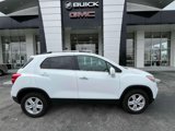 Used 2017 Chevrolet Trax LT w/ LT Convenience Package image 2