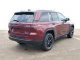 New 2025 Jeep Grand Cherokee Altitude image 4