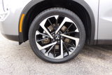 Used 2022 Mitsubishi Outlander SE image 3