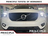 Used 2019 Volvo XC40 T5 R-Design image 2