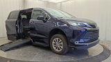 Used 2022 Toyota Sienna XLE image 2