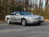 Used 2003 Lincoln Town Car Signature image 3