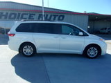 Used 2017 Toyota Sienna XLE image 3