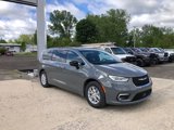 New 2025 Chrysler Pacifica Select image 3