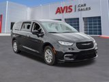 Used 2023 Chrysler Pacifica Touring-L image 3