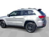 Used 2017 Jeep Grand Cherokee Laredo w/ Quick Order Package 23E image 3