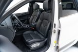 Certified 2022 Porsche Macan image 5