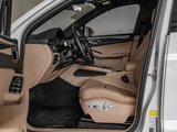 Certified 2024 Porsche Macan image 5