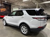 Used 2019 Land Rover Discovery SE image 3