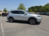 Used 2017 Nissan Rogue SL image 3