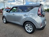 Used 2023 Kia Soul LX w/ LX Technology Package image 3