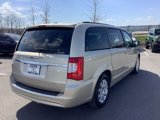 Used 2014 Chrysler Town & Country Touring image 6