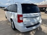 Used 2016 Chrysler Town & Country Touring image 5