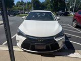 Used 2017 Toyota Camry SE image 2