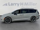 New 2025 Chrysler Pacifica Limited image 5