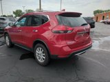 Used 2017 Nissan Rogue SV image 4