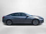 Used 2023 Nissan Altima 2.5 SV image 2