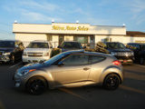 Used 2013 Hyundai Veloster w/ Style Pkg image 2