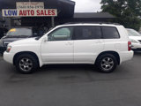 Used 2005 Toyota Highlander 4WD V6 w/ 3rd Row image 3