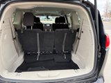 Used 2022 Chrysler Voyager LX image 5