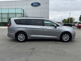Used 2017 Chrysler Pacifica Touring-L image 2