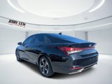 Used 2023 Hyundai Elantra SEL w/ Convenience Package image 5