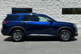 Used 2022 Nissan Pathfinder SV image 3