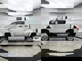 Used 2014 Nissan Frontier SV image 2
