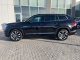 Certified 2022 Volkswagen Atlas SEL Premium image 3