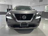 Used 2021 Nissan Rogue SV image 2