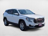Used 2024 GMC Terrain SLE image 3
