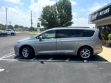 Used 2017 Chrysler Pacifica Touring-L w/ Tire & Wheel Group image 2