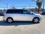 Used 2009 Volkswagen Routan SEL Premium image 6