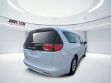Used 2023 Chrysler Voyager LX image 3
