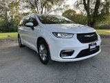 Used 2023 Chrysler Pacifica Touring-L image 2