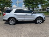 Used 2017 Ford Explorer Limited image 2