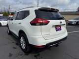 Used 2017 Nissan Rogue SV image 4