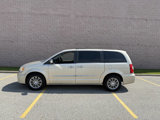 Used 2013 Chrysler Town & Country Touring-L w/ Driver Convenience Group image 5