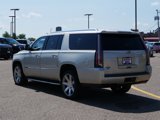 Used 2017 Cadillac Escalade ESV Luxury image 3