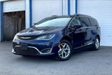 Used 2018 Chrysler Pacifica Touring-L w/ Tire & Wheel Group image 2