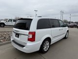 Used 2015 Chrysler Town & Country Limited Platinum image 5
