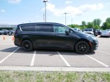 Used 2023 Chrysler Pacifica Touring-L image 4