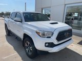 Used 2017 Toyota Tacoma TRD Sport image 2