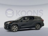 Used 2020 Toyota Highlander XLE image 2