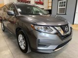 Used 2017 Nissan Rogue SV w/ SV Premium Package image 3