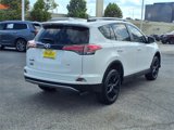 Used 2018 Toyota RAV4 SE image 2