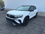 Used 2024 Volkswagen Taos SE w/ Panoramic Sunroof Package image 3