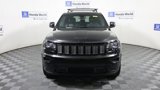 Used 2018 Jeep Grand Cherokee Altitude image 2
