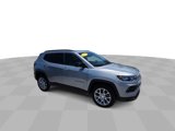 Used 2023 Jeep Compass Latitude image 2